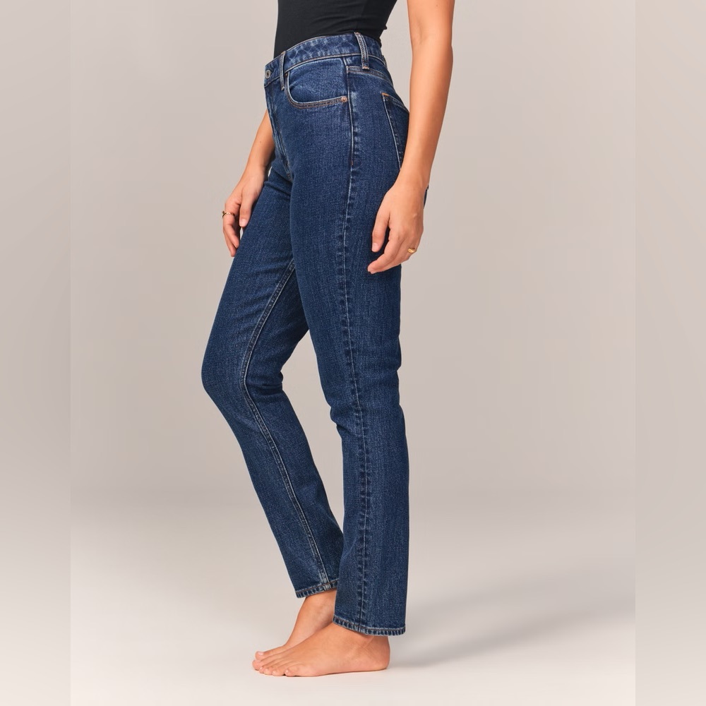 NWT Abercrombie & Fitch Curve Love High Rise Skinny Jean size 26 (2), color dark